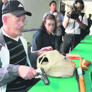 Crece venta legal de armas; baja plan de despistolización
