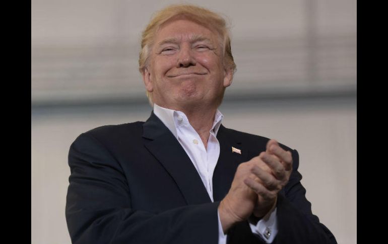 Donald Trump se enfrentó el jueves con varios periodistas y lanzó uno de sus frecuentes ataques a los medios de comunicación. AP / S. Walsh