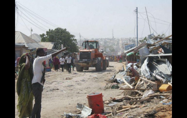 El atentado, que todavía no ha sido reivindicado por ningún grupo, podría ser obra de Al Shabab, milicia radical filial de Al Qaeda. EFE / S. Yusuf