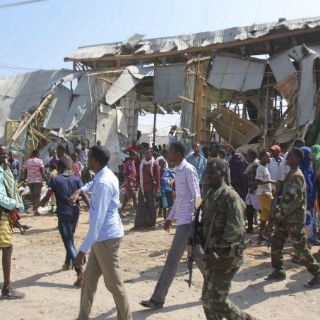 Suman 35 muertos por atentando en Mogadiscio