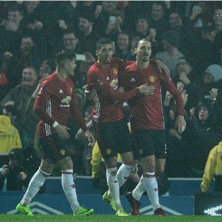 Ibrahimovic pone al ManU en cuartos de Copa de Inglaterra