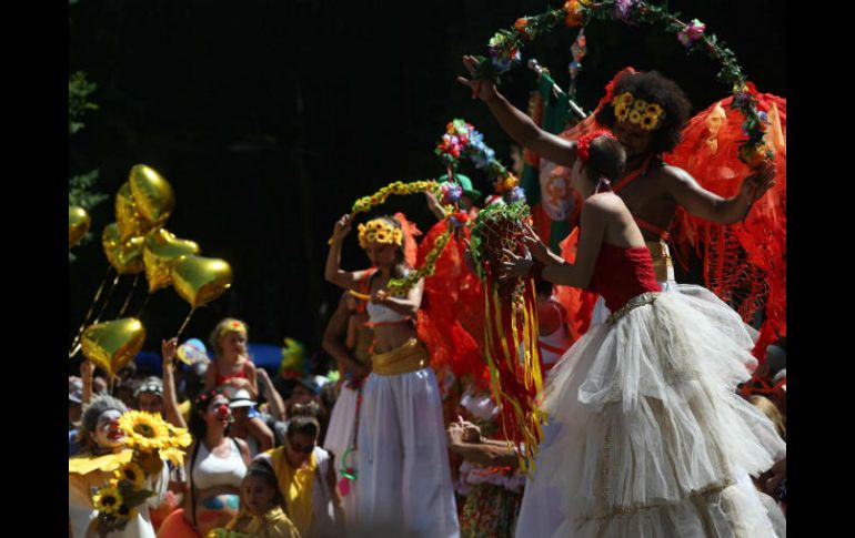 Entre los carnavales más antiguos en el país destaca el de Campeche, el cual data desde 1582. EFE / M. Sayalao