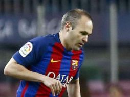 Iniesta, luego del triunfo sobre Leganés, declaró estar sumamente emocionado por alcanzar esta cifra de cotejos. EFE / Q. García