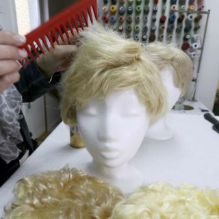 Pelucas de Trump se venden con éxito para carnaval en Austria