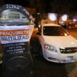Guadalajara suspende pago de parquímetros por un mes
