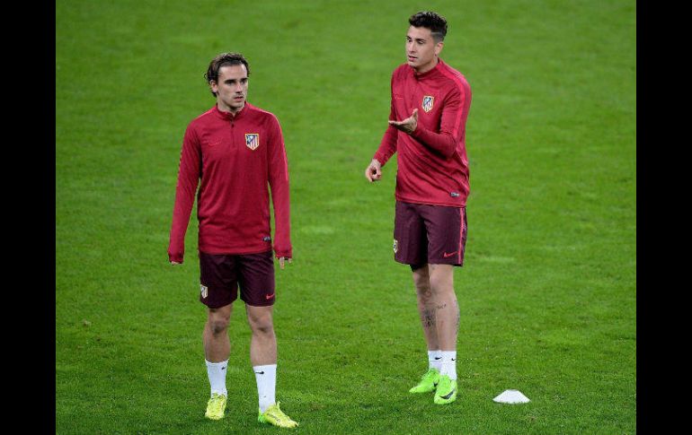 Griezmann (I) acompañará a Gameiro en la delantera. EFE / S. Steinbach