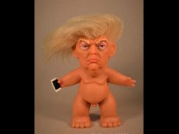 El 'troll' de Trump luce deforme con cabellos largos, desnudo y con todo y su teléfono celular para poder tuitear.. ESPECIAL / www.kickstarter.com