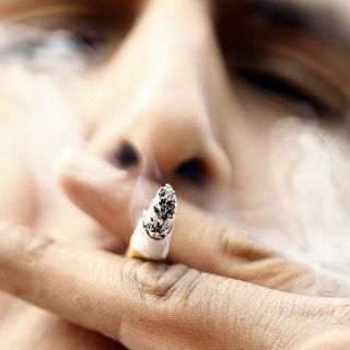 Alcohol y tabaco, factores que dañan la salud bucal