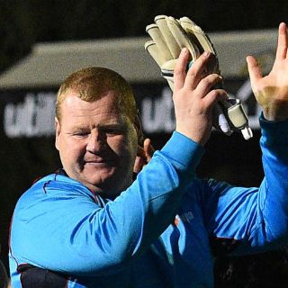 Portero del Sutton deja club tras verse implicado en apuesta