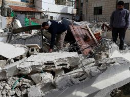 Fuerzas de seguridad se presentaron al amanecer sin notificación previa y demolieron la casa, dejando a siete personas sin hogar. AFP / A. Gharabli