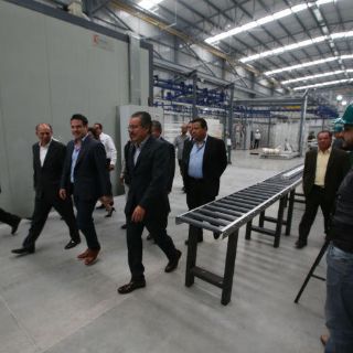 Instalan tres naves industriales más en Acatlán