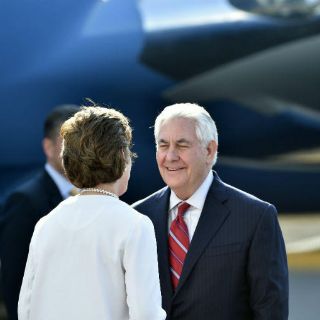 Cenan funcionarios de EU y México