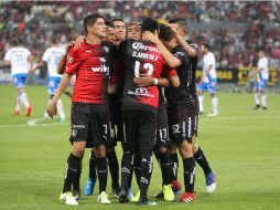El cuadro Rojinegro festeja después del gol a los 52 minutos por parte de  Rodolfo Salinas. EL INFORMADOR / M. Vargas