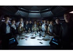 En el video se puede ver a la tripulación de la nave Covenant en medio de un brindis que comienza cuando el capitán se marcha. TWITTER / @AlienAnthology