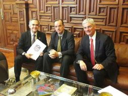 Miguel Ángel Mancera se encaró con los directivos de la NFL en el Antiguo Palacio del Ayuntamiento. TWITTER / @ManceraMiguelMX