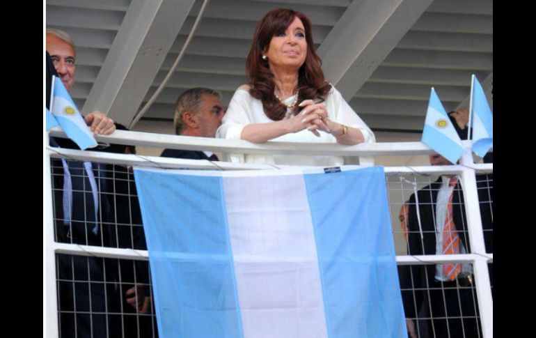 Pide a los argentinos marchar para hacer ‘‘que el gobierno vea al pueblo’’ ante el alza de la canasta básica y el despido de obreros. EFE / ARCHIVO