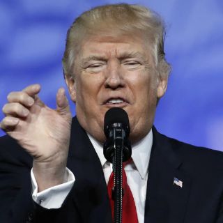 Trump reitera que los medios son 'falsos' y el 'enemigo del pueblo'