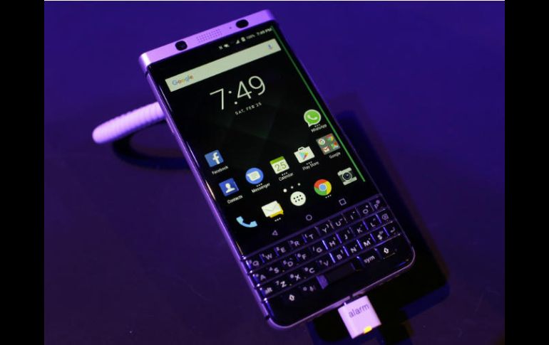 El grupo TCL se ocupará de fabricar los teléfonos para luego comercializarlos bajo la marca BlackBerry. AP / M. Fernández
