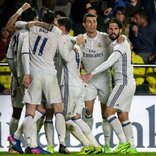 Real Madrid remonta ante Villarreal y salva el liderato