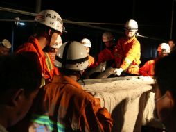 Rescatistas lograron sacar a 23 empleados del lugar. AFP / ARCHIVO
