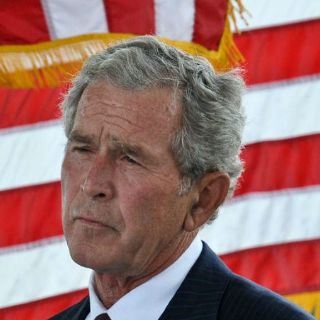 George W. Bush critica ataques de Donald Trump contra prensa