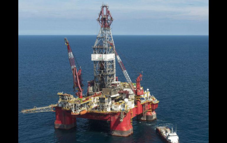 Según el reporte, la producción de crudo fue de 2.15 millones de barriles diarios, un 5 % menor a la de 2015. AFP / ARCHIVO