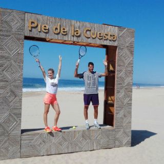 Bouchard y Del Potro disfrutan de la playa en Acapulco