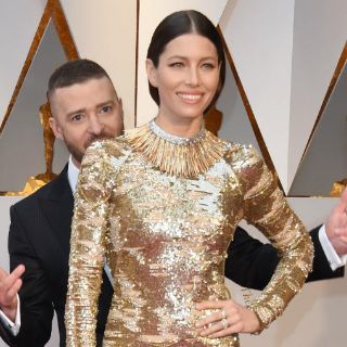 Justin Timberlake se cuela en foto de Jessica Biel