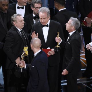 Trump critica error en los Oscar