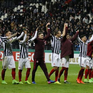 Eintracht Frankfurt se mete a semis de Copa alemana