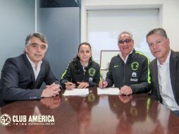 Cuéllar estuvo al mando de la selección femenil de México en diversas categorías cerca de 18 años. TWITTER / @AmericaFemenil