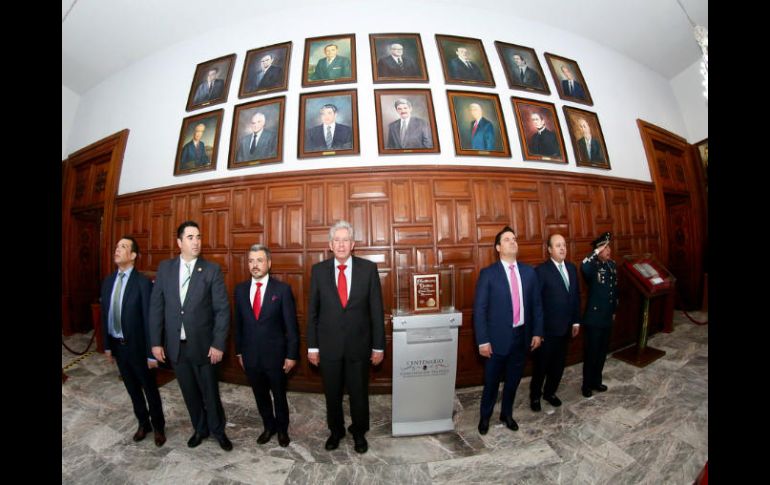 El facsimilar fue colocado en un nicho, dentro del Ex Recinto Legislativo de Palacio de Gobierno. ESPECIAL / Aristóteles Sandoval