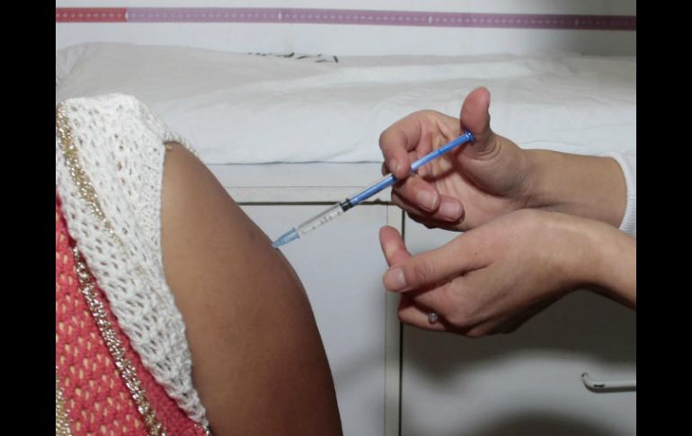 Durante el 2015, en México se aplicaron tres millones 703 mil 543 dosis de vacunas Antihepatitis 'B'. NTX / ARCHIVO