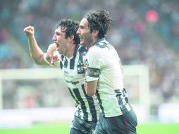 Juan Antonio Perales (izquierda) se convirtió en el héroe de los Rayados anoche frente a los Bravos. MEXSPORT / J. Martínez