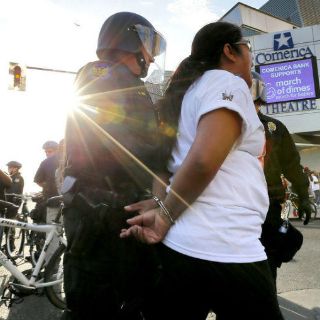 Cómo actuar en caso de una detención migratoria en EU