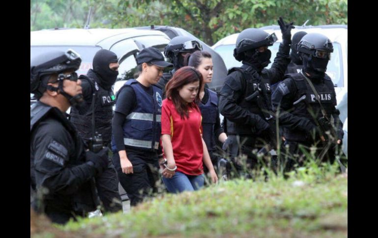 La publicación norcoreana se produjo el mismo día en que las autoridades acusaron de asesinato a las dos mujeres detenidas. AP /