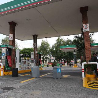 Gasolina Premium y diésel suben un centavo