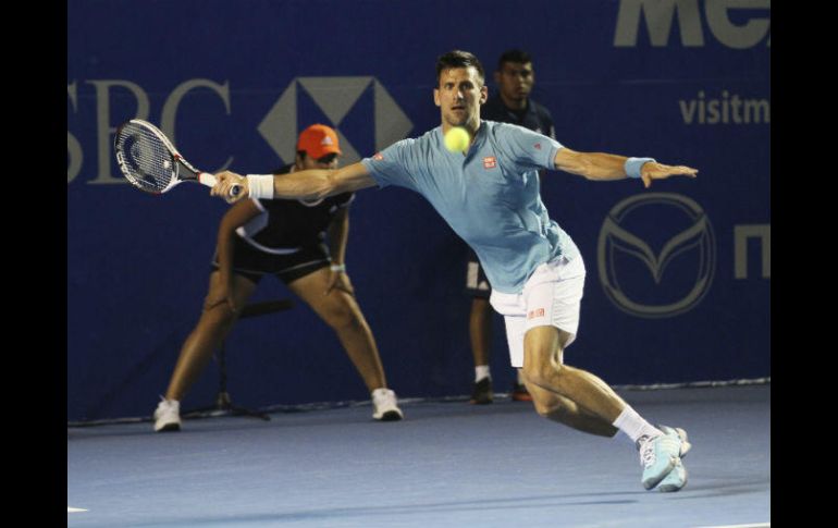 Djokovic ganó el partido por parciales de 4-6, 6-4 y 6-4. AP /
