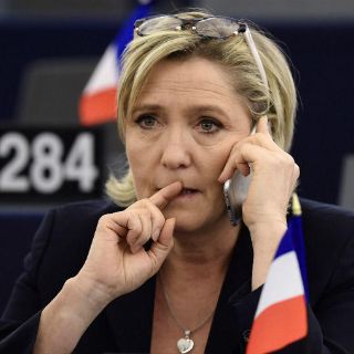 Le Pen pierde inmunidad parlamentaria por publicar fotos de ejecuciones de EI