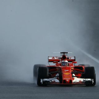 Raikkonen domina pruebas con llantas de lluvia