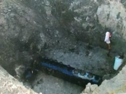 Tras asegurar las tomas, contenedores y automotores, son puestos a disposición al Ministerio Público Federal. ESPECIAL /