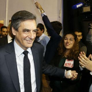 La policía francesa registra el domicilio de los Fillon