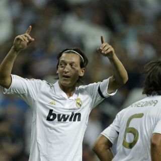 Mezut Özil revela que José Mourinho lo llamó 'llorón' y 'cobarde'