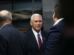 Pence criticó varias veces a la candidata demócrata Hillary Clinton por utilizar un servidor privado de correo cuando era secretaria. AP / ARCHIVO