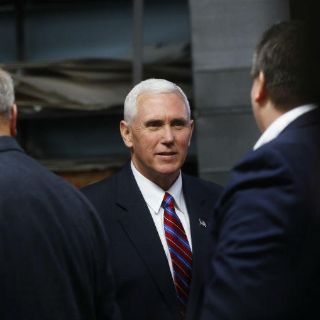 Revelan que Pence usó correo privado para asuntos oficiales