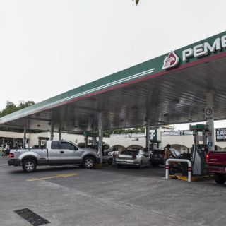 Bajan precios de gasolinas y diésel entre uno y tres centavos