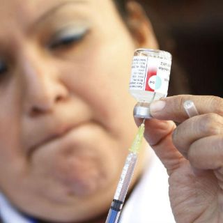 Farmacéuticas reconocen desabasto de medicamento contra influenza