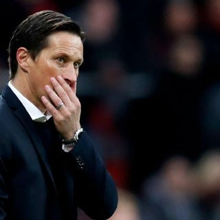 El Leverkusen destituye al entrenador Roger Schmidt