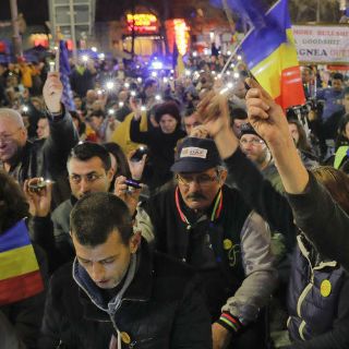 Estallan protestas en Rumania contra la corrupción
