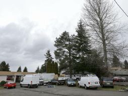 El hombre armado atacó al devoto mientras trabajaba en su automóvil frente a su casa, después de decirle que 'regresara a su país'. AP / T. Warren